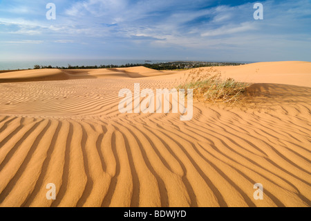 Sanddünen und Strukturen in der Nähe von Mui Ne, roten Sanddünen, Vietnam, Asien Stockfoto