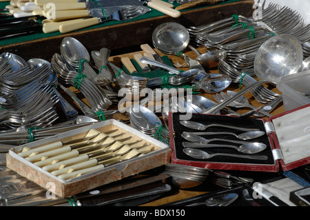 Silberbesteck zu verkaufen Stockfoto