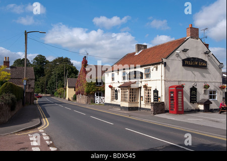 "Gelbe Löwe" Public House auf "Worksop Road' Aston in Sheffield South Yorkshire Stockfoto