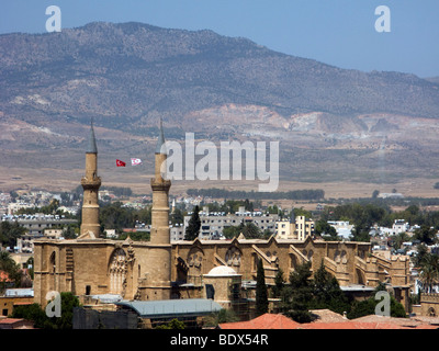 Die Selimiye-Moschee, ursprünglich die Saint Sophia Cathedral, im nördlichen Teil von Nikosia, Zypern. Stockfoto