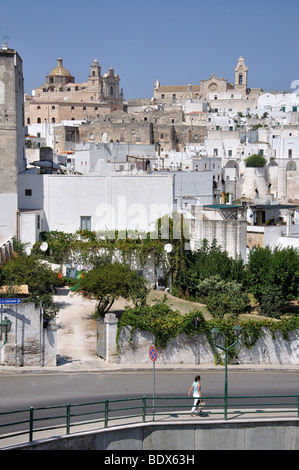 Blick auf die Altstadt Stadt Ostuni, Provinz Brindisi, Apulien Region, Italien Stockfoto