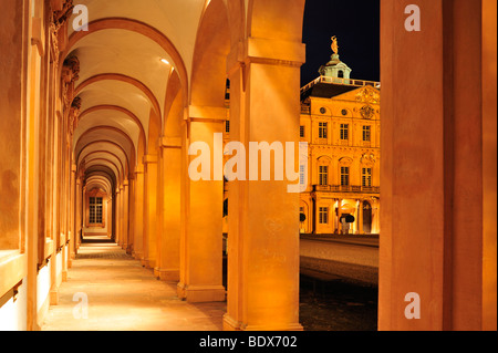 Arcade und Innenhof, Burg Schloss Rastatt, Rastatt, Schwarzwald, Baden-Württemberg, Deutschland, Europa Stockfoto
