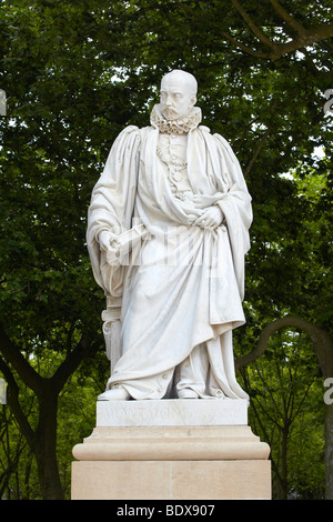 Montaigne, Statue, Place de Quinconces, Bordeaux, Gironde, Aquitanien, Südfrankreich, Frankreich, Europa Stockfoto