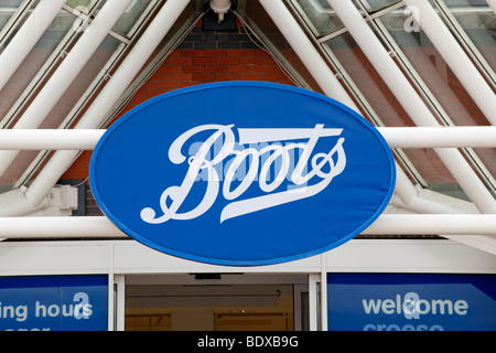 Das Schild über eine Filiale des Boots The Chemist Stockfoto