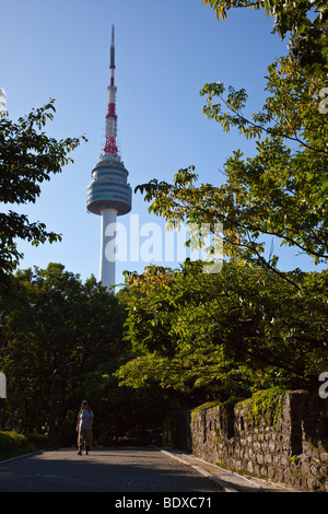 N Seoul Tower in Namsan Park in Seoul Südkorea Stockfoto