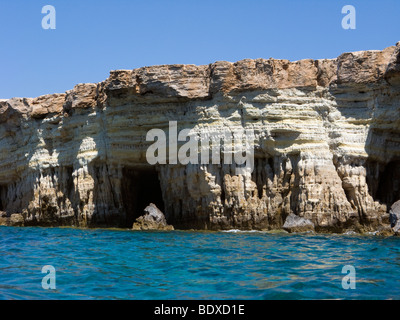 Felsformationen im Cavo Greco zwischen Ayia Napa und Halbinsel Kap Greco, Zypern. Dieser Ort ist das Schloss bezeichnet. Stockfoto