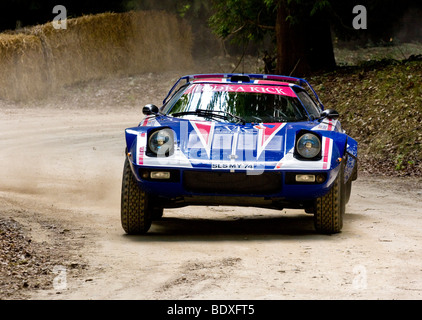 1974 Lancia Stratos auf der Waldbühne mit Fahrer Björn Waldegard beim Goodwood Festival of Speed, Sussex, UK. Stockfoto