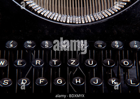 Antike verstaubte Schreibmaschine Stockfoto