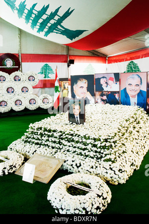 Das Grab des ehemaligen libanesischen Ministerpräsidenten Rafik Hariri in al-Shuhadaa (Märtyrer Platz) im zentralen Beirut, Libanon Stockfoto