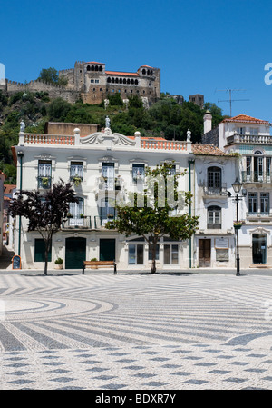 Leiria Burg und seine Panorama-Galerie angesehen von der Altstadt entfernt Stockfoto