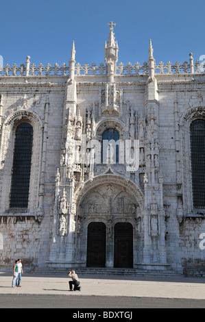 Fassade und Eingang des Hieronymus-Kloster Mosteiro Dos Jeronimos, UNESCO-Weltkulturerbe, manuelinischen Stil, Portugu Stockfoto