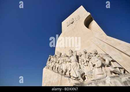 Denkmal der Entdeckungen, Padrão Dos Descobrimentos, mit tollen Leuten von der portugiesischen Seefahrt Geschichte, an der Mündung Stockfoto