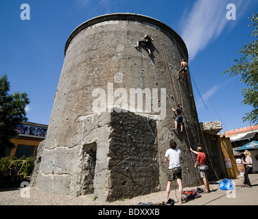 Kletterturm im Kulturzentrum RAW Tempel, Friedrichshain, Berlin, Deutschland, Europa Stockfoto