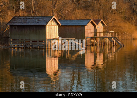 Bootshäuser am Ammersee-See, im Buch, Bayern, Deutschland, Europa Stockfoto