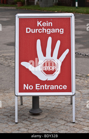 Stand-up-Display sagen "Kein Durchgang - Stop - ohne Eingang" Stockfoto