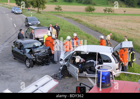 Paar starb bei Verkehrsunfall, frontalen Zusammenstoß auf der L 1184 Straße zwischen Miedelsbach und Rudersberg, Baden-Wuerttemb Stockfoto