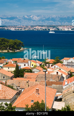 Blick auf Preko, gegenüber der Altstadt von Zadar, Insel Ugljan, Zadar, Dalmatien, Kroatien, Europa Stockfoto