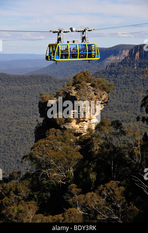 Scenic Skyway-Seilbahn aus der malerischen Welt Komplex vor Orphan Rock, Jamison Valley, Blue Mountains National Park, Ne Stockfoto