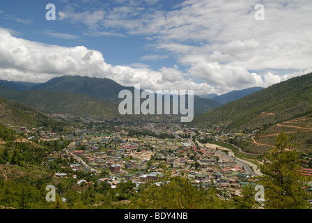 Areal Blick auf Thimphu, der Hauptstadt von Bhutan (von Süden gesehen) Stockfoto