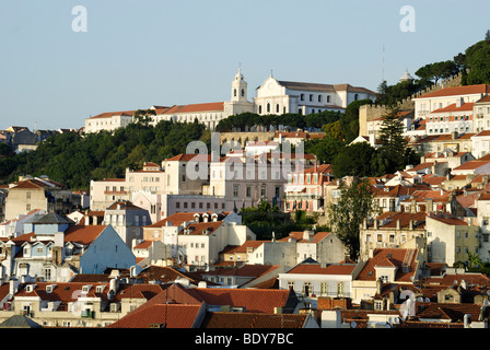 Blick auf das Kloster Mosteiro Nossa Senhora da Graca in der Alfama Viertel, Lissabon, Portugal, Europa Stockfoto