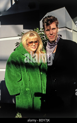 BRITT EKLAND schwedische Filmschauspielerin mit Ehemann Slim Jim Phantom 1984 Stockfoto