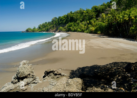 Tropische Küste in der Nähe von Drake Bay, Halbinsel Osa, Costa Rica. Stockfoto