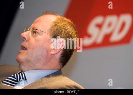 Bundestag Parlament Wahlkampagne 2009 Kampagne Veranstaltung der deutsche Finanzminister Peer Steinbrück im Siedlerheim in Mann Stockfoto