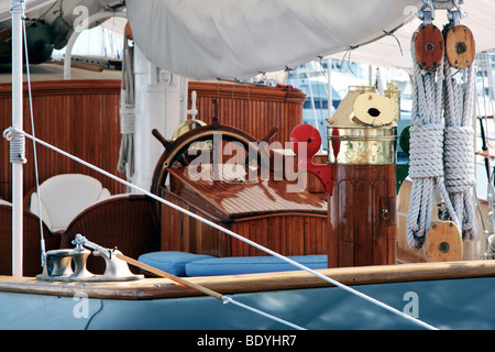 Nahaufnahme einer Yacht in Monte Carlo Monaco festgemacht, in tadellosem Zustand Stockfoto
