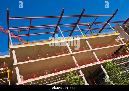 Neue Uni-Campus im Bau in der Innenstadt von Newport South Wales UK Stockfoto