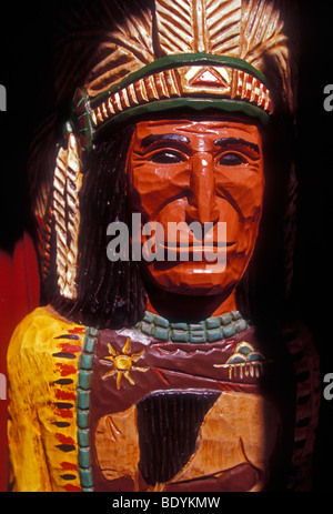 Zigarre speichern indisch, Dime Store indischen Darstellung indianischer, Dime Store, Stadt Santa Fe, Santa Fe, Santa Fe County, New Mexico, Vereinigte Staaten Stockfoto