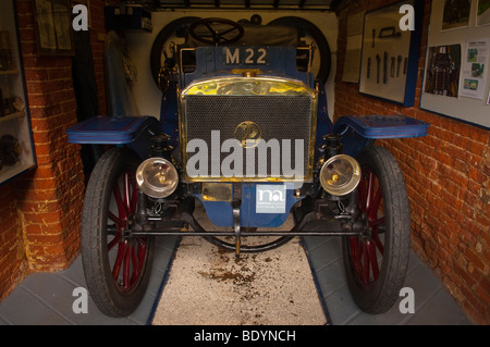 Ein Panhard et Levassor Automobil gebaut im Jahre 1899 im Gressenhall Museum des Landlebens in North Norfolk Uk Stockfoto