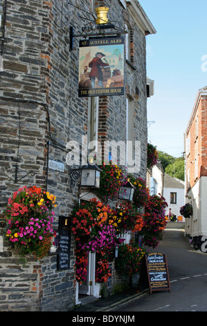 Das alte Zollhaus am North Quay in Padstow, Cornwall, England Stockfoto