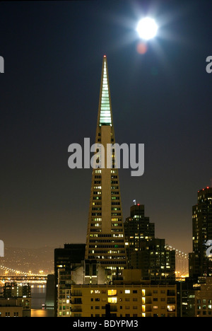 Transamerica Pyramid San Francisco bei Nacht Stockfoto