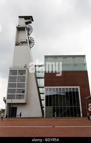 Ehemaligen Zeche Konsolidierung, Welle Turm und Engine House, jetzt Probe Musikzentrum Consol 4, Gelsenkirchen-Bismarck, Ruhr Stockfoto