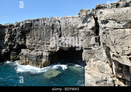 Boca do Inferno auf den Klippen von Cascais nahe Lissabon, Portugal, Europa Stockfoto