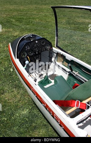 Cockpit und Sitz eines Segelflugzeugs Stockfoto