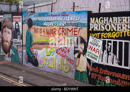 Belfast Irland 2009 Sinn Fein und andere politische Mauer Kunstmuseum der irischen republikanischen Geschichte Stockfoto