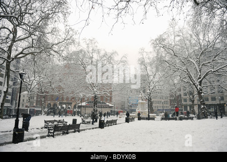 Leicester Square, London, im Schnee. Stockfoto