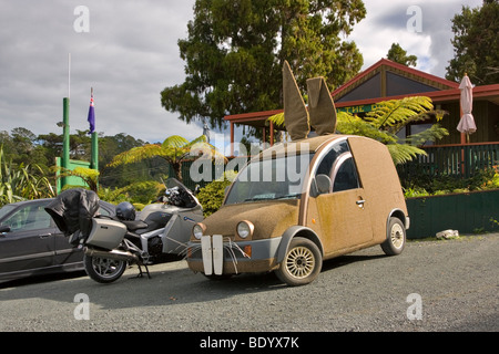 Auto gekleidet auszusehen wie ein Kaninchen, Top O The Dome Cafe, Waiwhiu, New Zealand. Stockfoto