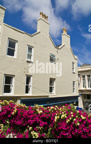 dh La Rue des Forges ST PETER PORT GUERNSEY Post Office Smith Street St Peter Port Gebäude Post- Stockfoto