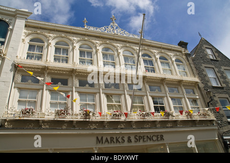 dh La Rue des Forges ST PETER PORT GUERNSEY Marks und Spencer Smith Street St Peter Port-Shop Gebäude Stockfoto