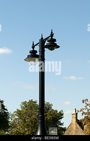 CCTV-Kamera getarnt als einen Laternenpfahl in Broadway in den Cotswolds. Stockfoto