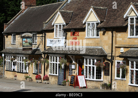 Pferd und Hund Gastwirtschaft, Broadway-England Stockfoto