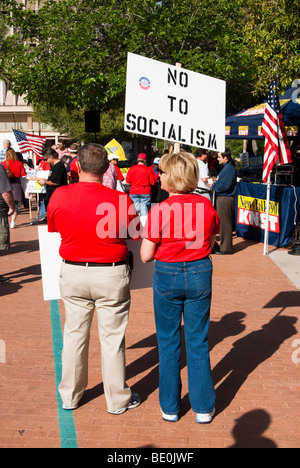 Bürger protestieren Regierungspolitik bei einer Tea-Party-Kundgebung in Arizona Stockfoto