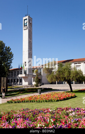 Rathaus Gebäude (links) und Gericht der Stadt Vila Nova de Famalicão (rechts). Distrikt Braga, Portugal. Stockfoto