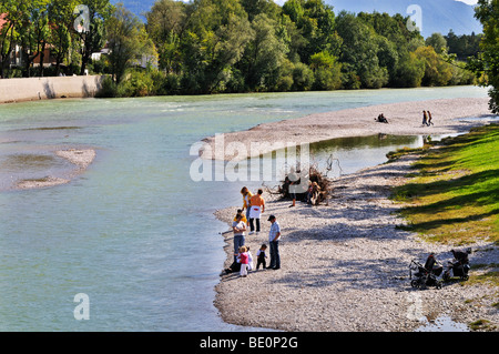 Isar River und River Banken in Bad Tölz, Bayern, Deutschland, Europa Stockfoto