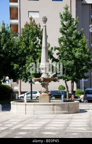 Brunnen auf Manuel Sottomaior Platz in Vila Nova de Famalicão. Portugal. Stockfoto