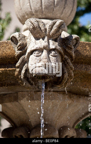 Detail des Brunnens auf Manuel Sottomaior Platz in Vila Nova de Famalicão. Portugal. Stockfoto