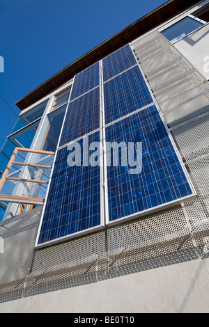 Solaranlage auf der Seite Haus in Venice, Los Angeles, Kalifornien, USA Stockfoto