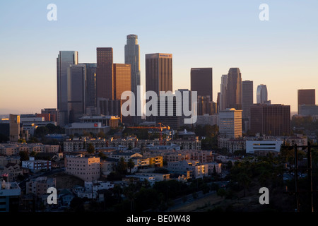 Skyline von Los Angeles mit 110 Autobahn im Vordergrund, Kalifornien, USA Stockfoto